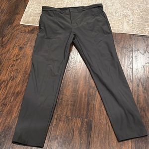 Athleta Wander Stash Pant dark grey Women's Size 16 nylon spandex EUC